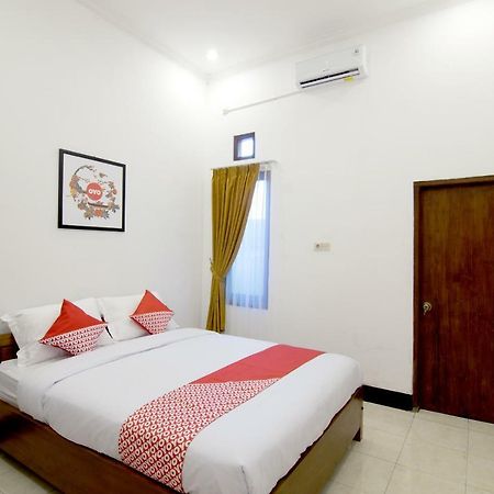 Oyo 931 Dara Dewi Homestay Джокьякарта Экстерьер фото