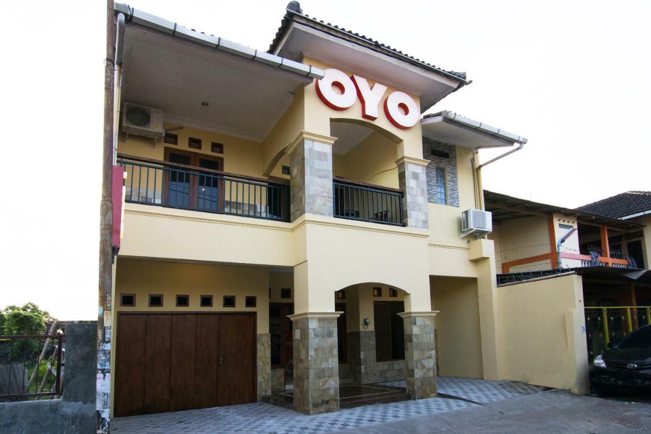 Oyo 931 Dara Dewi Homestay Джокьякарта Экстерьер фото