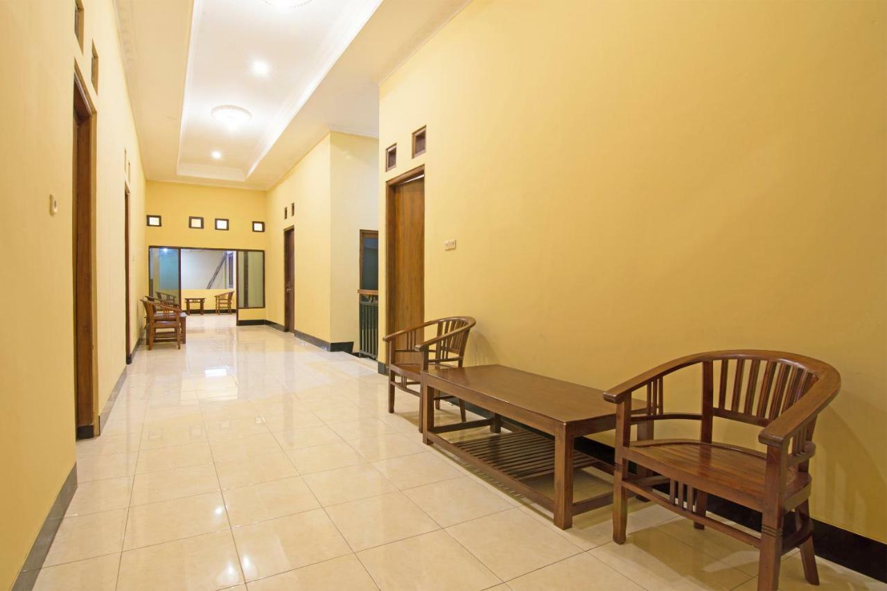 Oyo 931 Dara Dewi Homestay Джокьякарта Экстерьер фото