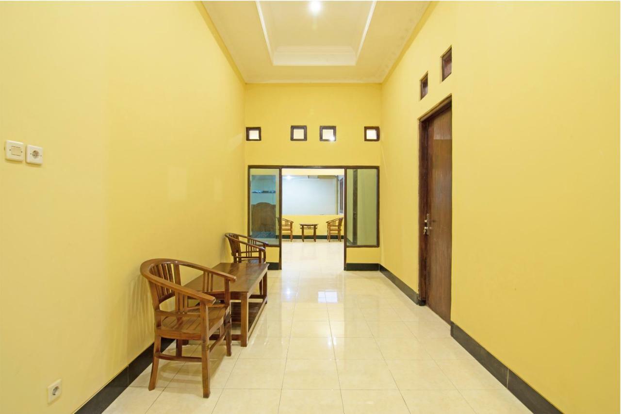 Oyo 931 Dara Dewi Homestay Джокьякарта Экстерьер фото