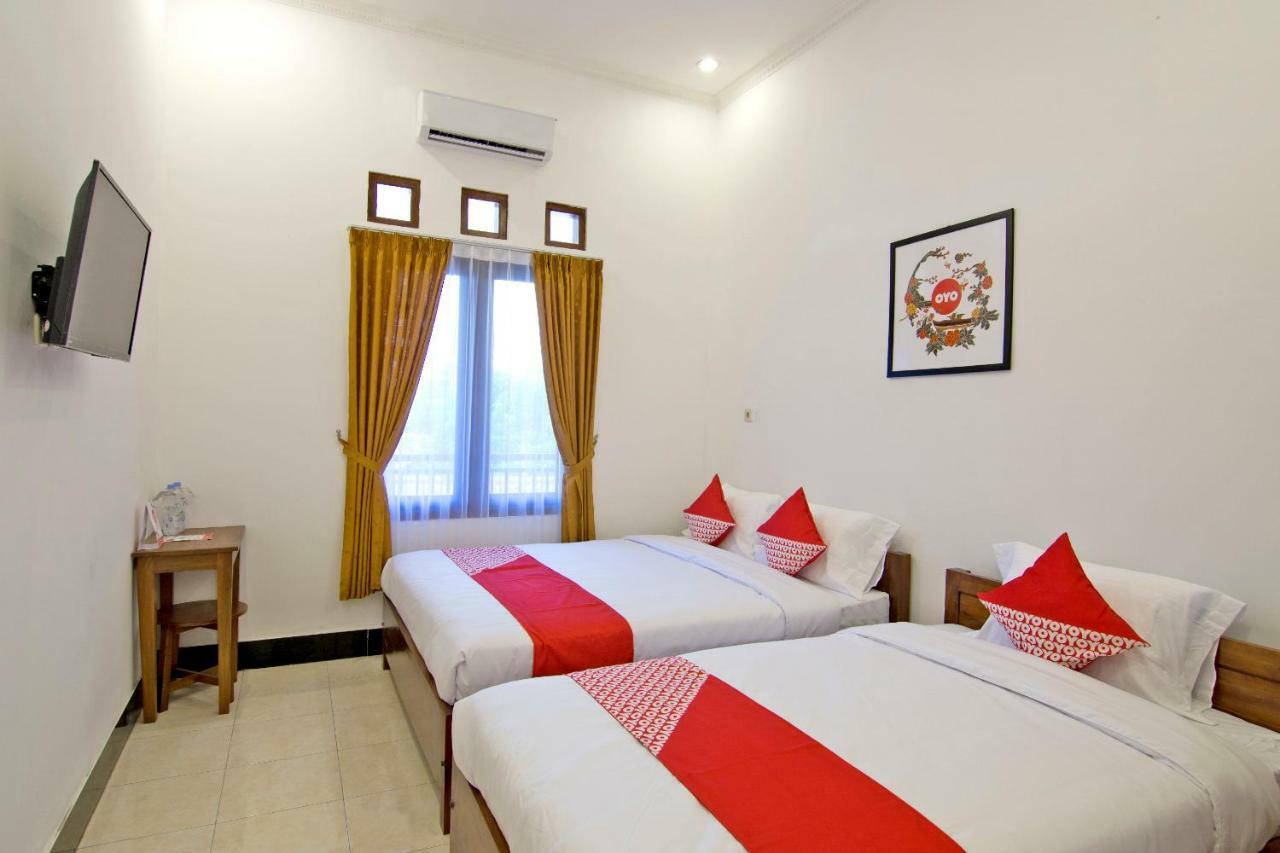 Oyo 931 Dara Dewi Homestay Джокьякарта Экстерьер фото