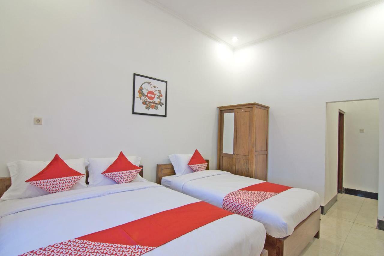 Oyo 931 Dara Dewi Homestay Джокьякарта Экстерьер фото