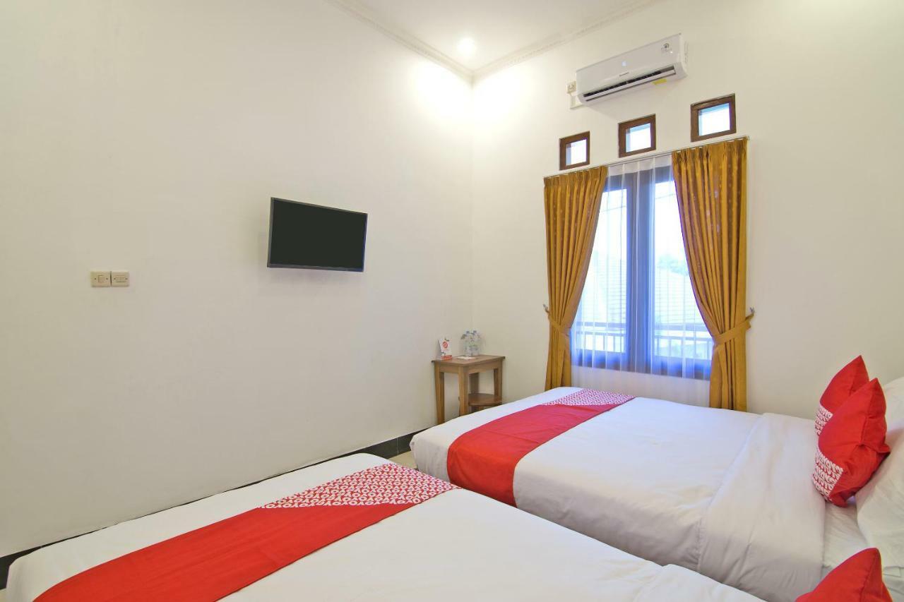 Oyo 931 Dara Dewi Homestay Джокьякарта Экстерьер фото