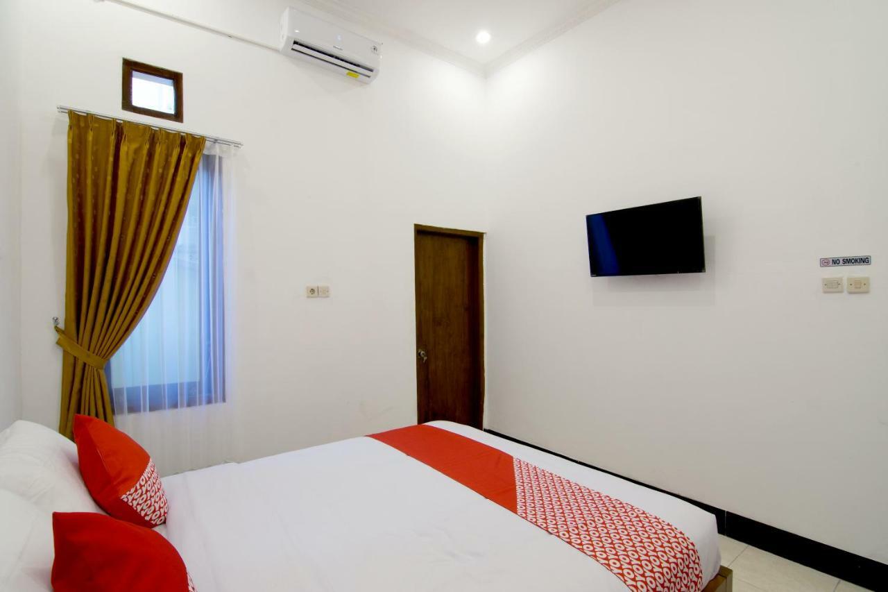 Oyo 931 Dara Dewi Homestay Джокьякарта Экстерьер фото