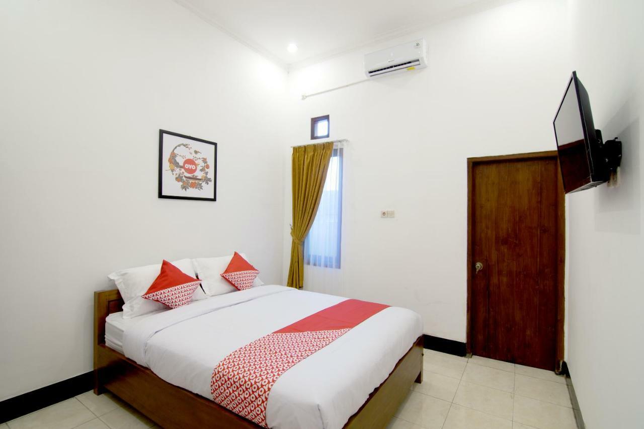 Oyo 931 Dara Dewi Homestay Джокьякарта Экстерьер фото