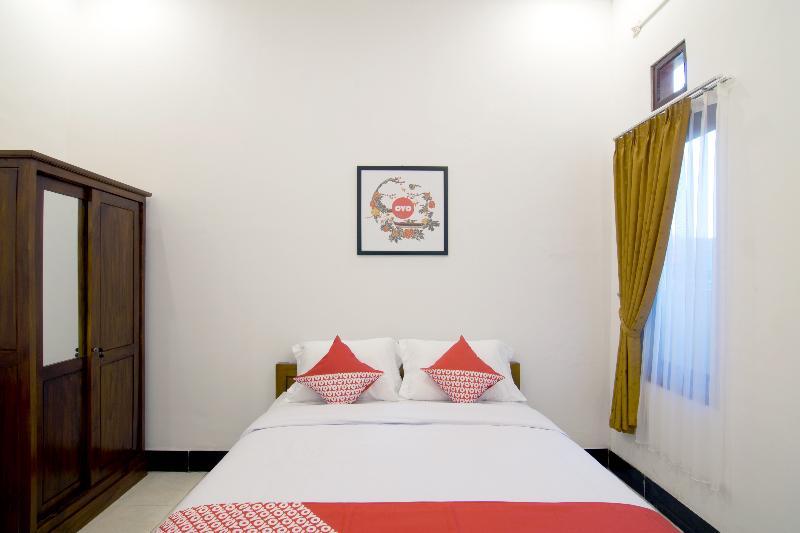Oyo 931 Dara Dewi Homestay Джокьякарта Экстерьер фото