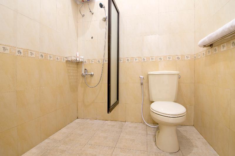 Oyo 931 Dara Dewi Homestay Джокьякарта Экстерьер фото